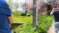 Пожар охватил несколько частных домов в СНТ в Кировском районе Ленобласти