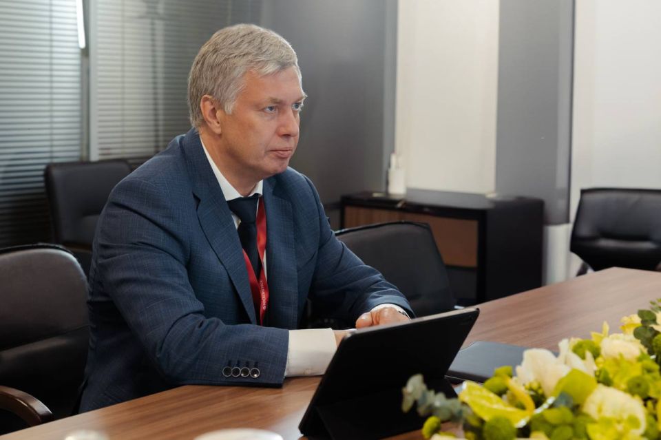 Марат Хуснуллин: Сегодня на ПМЭФ обсудили с губернатором Ульяновской области Алексеем Юрьевичем Русских развитие региона