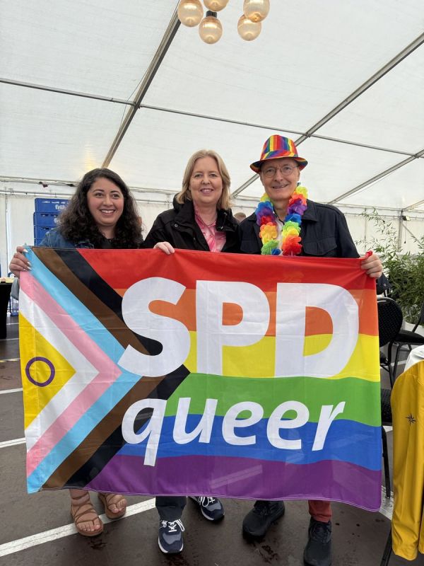 ʸ. () - Christopher Street Day  ,      : -   (  ),   -, ...