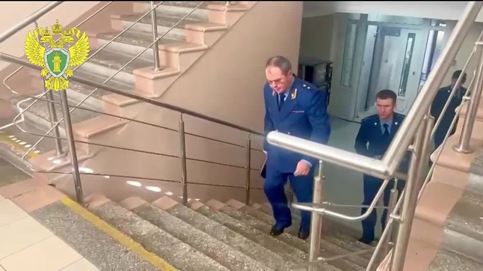            ,     