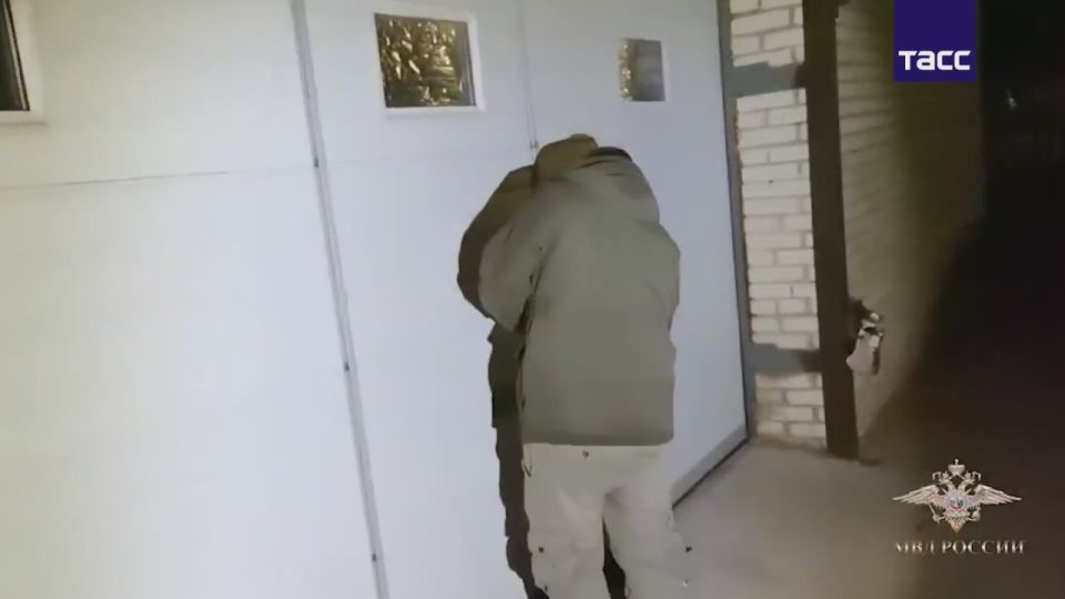  ,     ,      