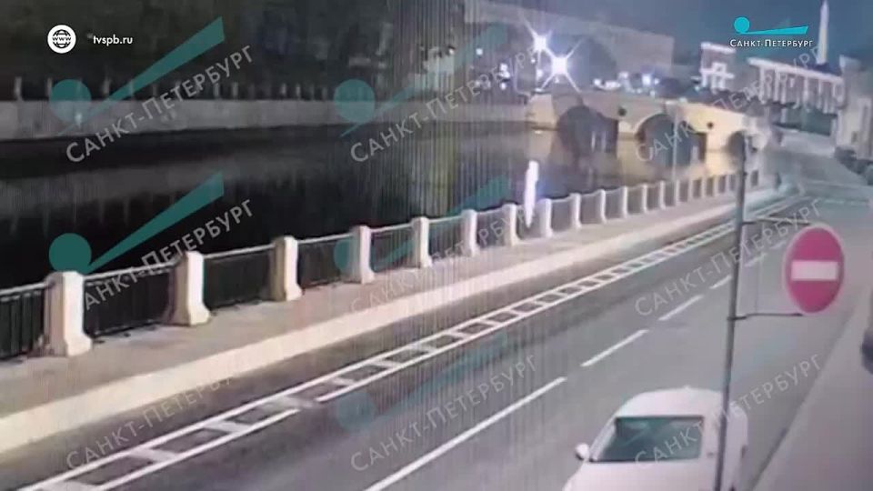   廠      