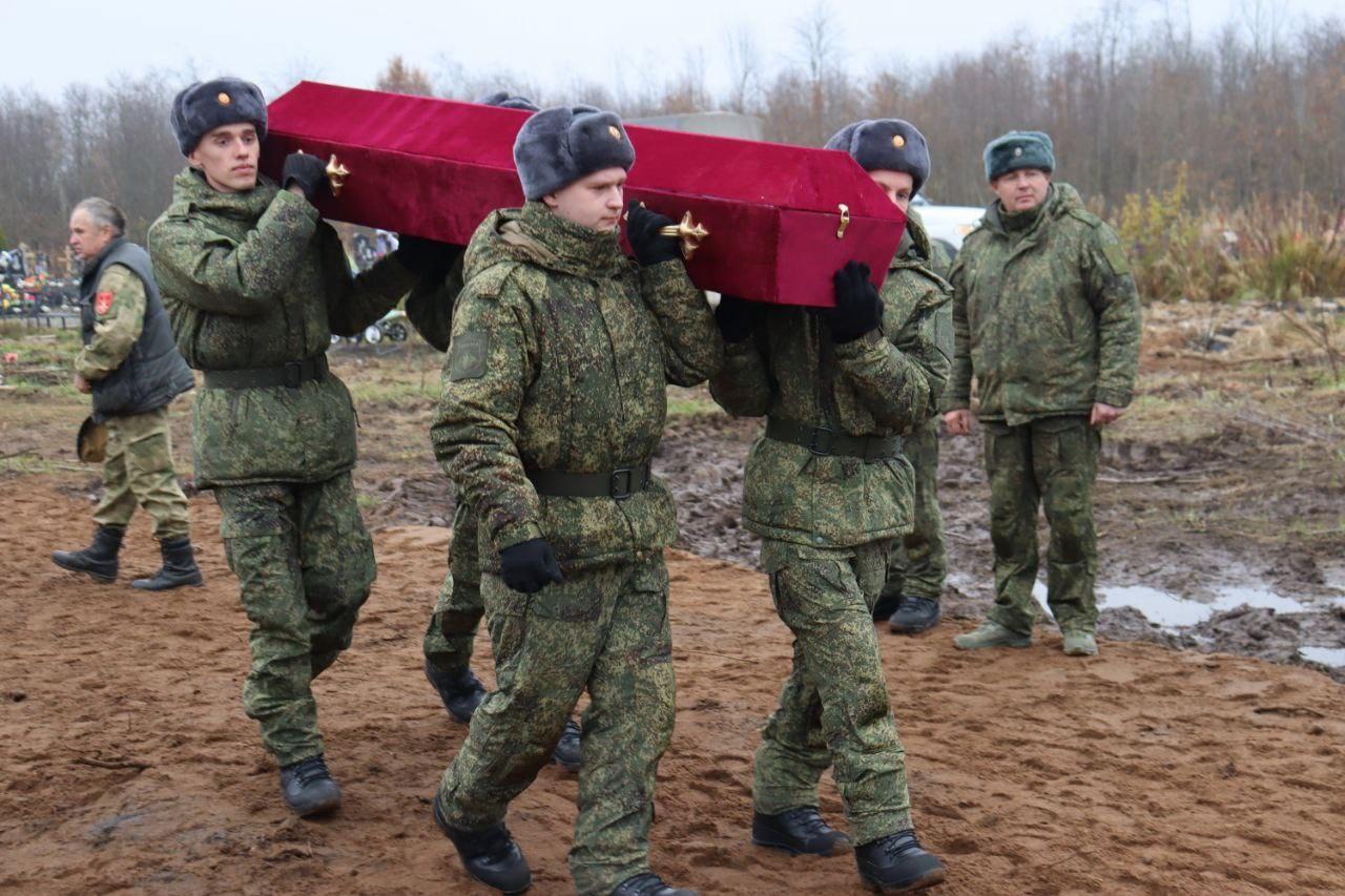 В поселке Назия предали земле останки 104 красноармейцев В поселке Назия предали земле останки 104 красноармейцев