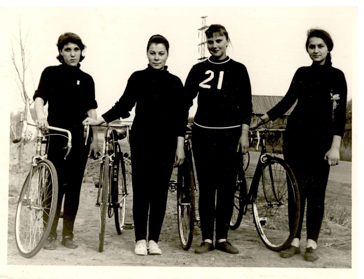 Сегодня героем нашей рубрики «Одна судьба – одна Победа!» стала Нина Михайловна Думанова, член территориальной избирательной комиссии Волосовского муниципального района Сегодня героем нашей рубрики «Одна судьба – одна Победа!» стала Нина Михайловна Думанова, член территориальной избирательной комиссии Волосовского муниципального района