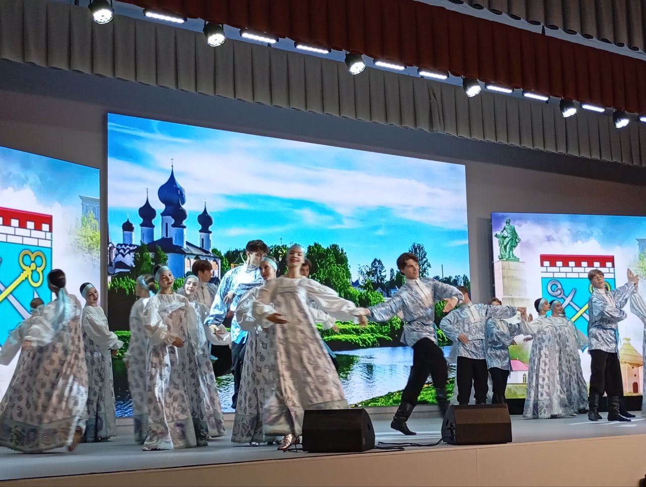 Запеканка-кексики, вареники-звёздочки, цветные макарошки — в гатчинском центре «Высший пилотаж» дан старт V Всероссийскому конкурсу «Лучшая школьная столовая» Запеканка-кексики, вареники-звёздочки, цветные макарошки — в гатчинском центре «Высший пилотаж» дан старт V Всероссийскому конкурсу «Лучшая школьная столовая»