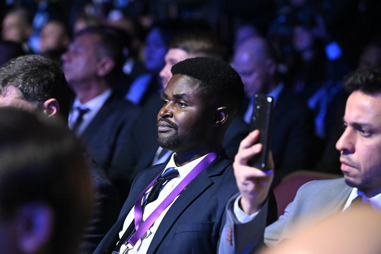 Технологии для жизни, а не жизнь для технологий Технологии для жизни, а не жизнь для технологий