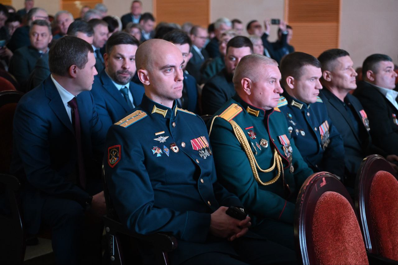 Губернатор Ленобласти Александр Дрозденко представил участникам регионального дня III Всероссийского муниципального форума «Малая родина — сила России» социальные проекты региона Губернатор Ленобласти Александр Дрозденко представил участникам регионального дня III Всероссийского муниципального форума «Малая родина — сила России» социальные проекты региона