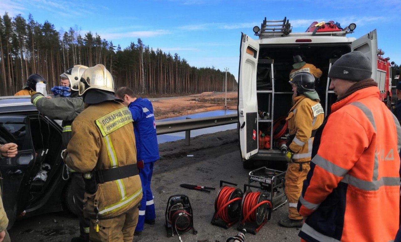 За прошедшие сутки подразделения территориального пожарно-спасательного гарнизона Ленинградской области реагировали на 14 оперативных событий: За прошедшие сутки подразделения территориального пожарно-спасательного гарнизона Ленинградской области реагировали на 14 оперативных событий:
