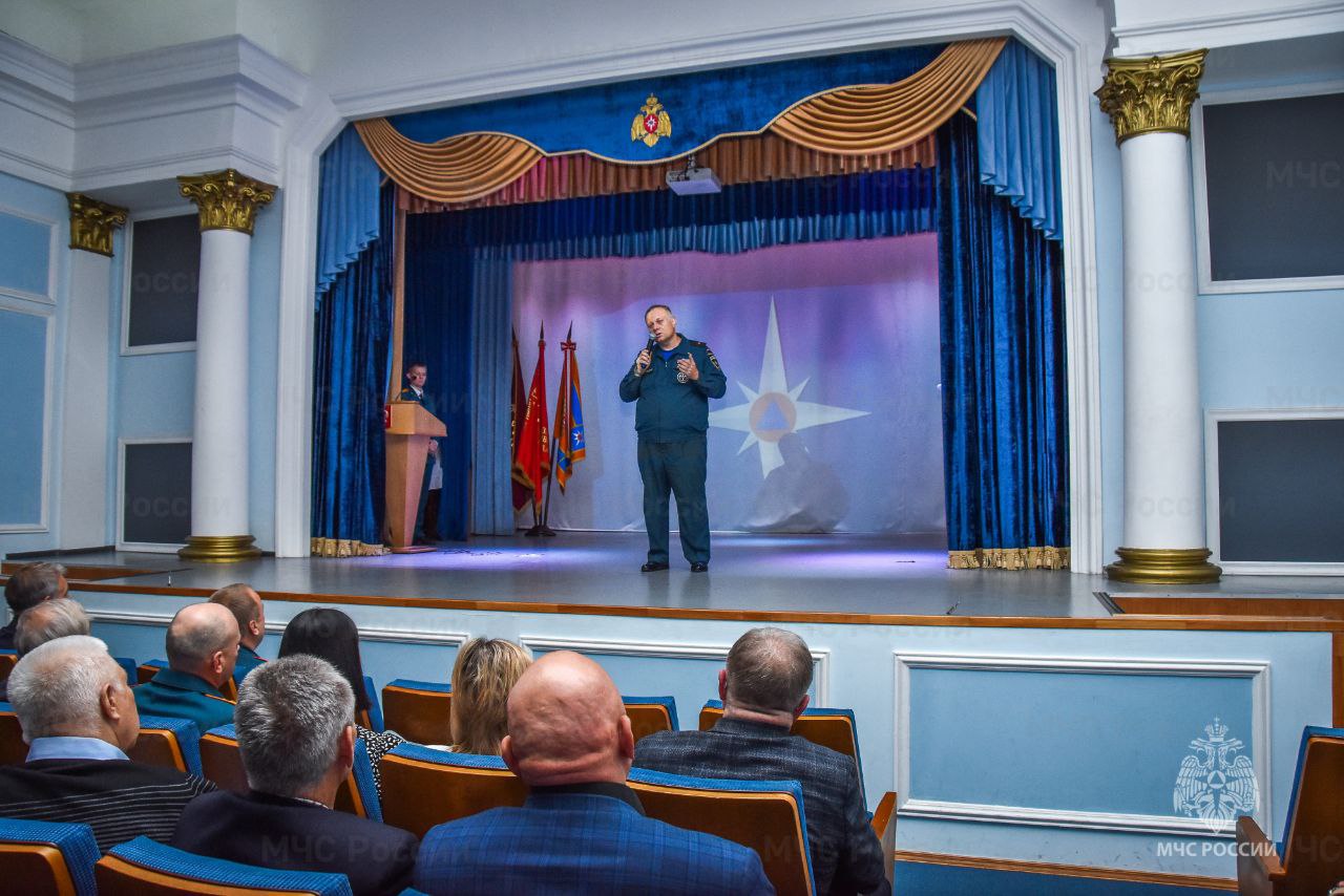 Вспомним службу и друзей. В #МЧС_Петербурга состоялась встреча представителей ветеранских сообществ главных управлений МЧС России по Санкт-Петербургу и Ленинградской области, Санкт-Петербургского университета ГПС МЧС России... Вспомним службу и друзей. В #МЧС_Петербурга состоялась встреча представителей ветеранских сообществ главных управлений МЧС России по Санкт-Петербургу и Ленинградской области, Санкт-Петербургского университета ГПС МЧС России...
