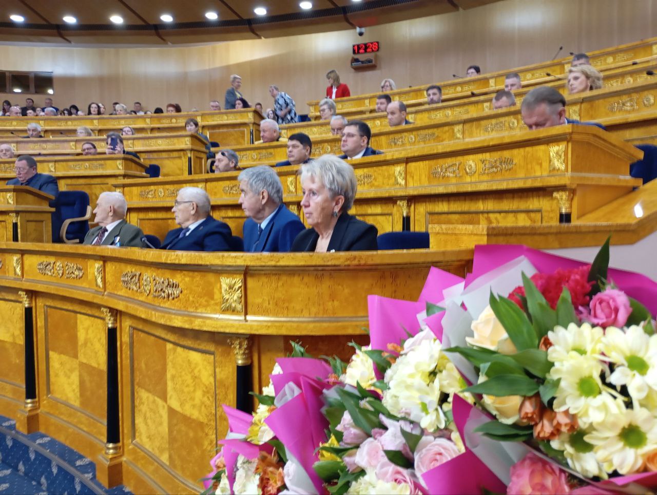 Мама 11 детей, токарь, учитель, военный, ветеран, волонтёр, общественник – в канун Дня народного единства в администрации Ленобласти вручили  награды Мама 11 детей, токарь, учитель, военный, ветеран, волонтёр, общественник – в канун Дня народного единства в администрации Ленобласти вручили  награды