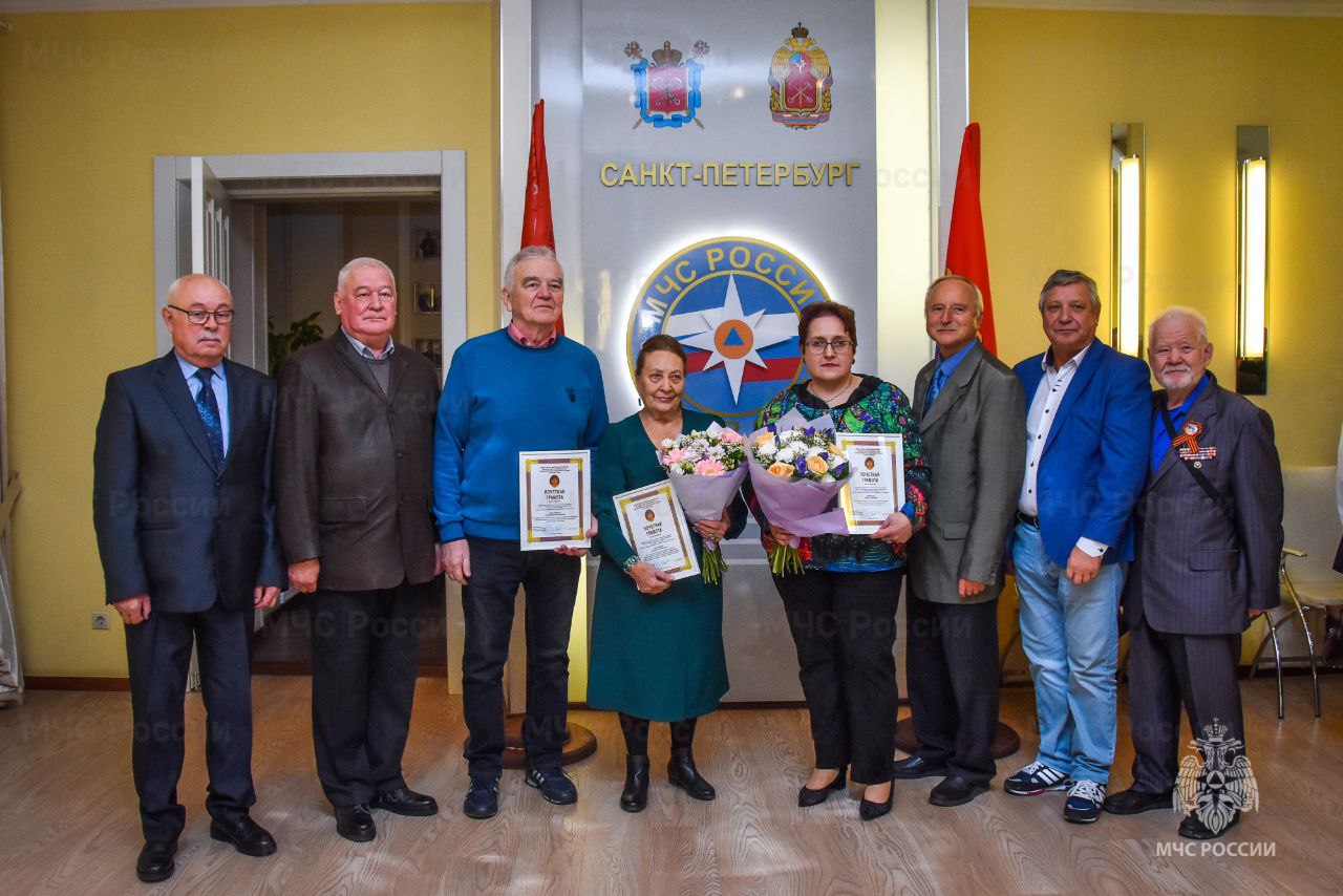 Вспомним службу и друзей. В #МЧС_Петербурга состоялась встреча представителей ветеранских сообществ главных управлений МЧС России по Санкт-Петербургу и Ленинградской области, Санкт-Петербургского университета ГПС МЧС России... Вспомним службу и друзей. В #МЧС_Петербурга состоялась встреча представителей ветеранских сообществ главных управлений МЧС России по Санкт-Петербургу и Ленинградской области, Санкт-Петербургского университета ГПС МЧС России...