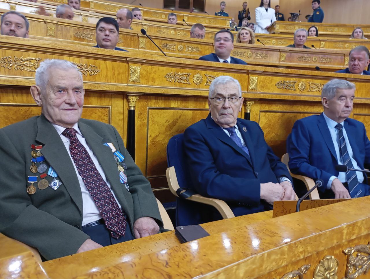 Мама 11 детей, токарь, учитель, военный, ветеран, волонтёр, общественник – в канун Дня народного единства в администрации Ленобласти вручили  награды Мама 11 детей, токарь, учитель, военный, ветеран, волонтёр, общественник – в канун Дня народного единства в администрации Ленобласти вручили  награды