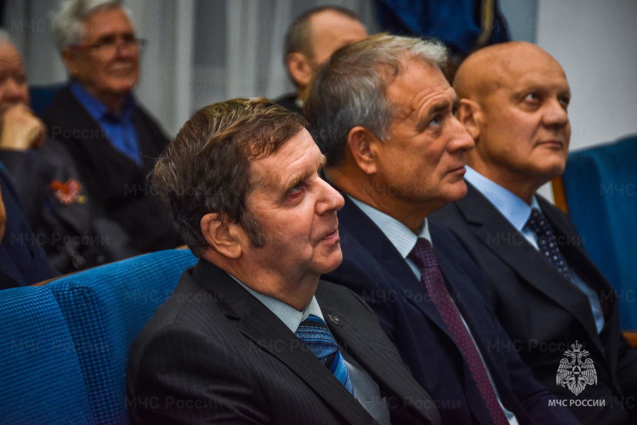 Вспомним службу и друзей. В #МЧС_Петербурга состоялась встреча представителей ветеранских сообществ главных управлений МЧС России по Санкт-Петербургу и Ленинградской области, Санкт-Петербургского университета ГПС МЧС России... Вспомним службу и друзей. В #МЧС_Петербурга состоялась встреча представителей ветеранских сообществ главных управлений МЧС России по Санкт-Петербургу и Ленинградской области, Санкт-Петербургского университета ГПС МЧС России...