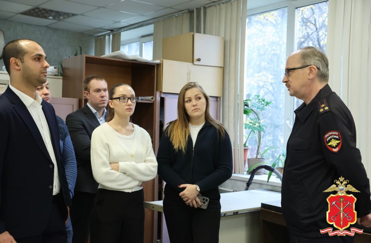 Учебные занятия в экспертно-криминалистическом центре ГУ МВД России по г. Санкт-Петербургу и Ленинградской области Учебные занятия в экспертно-криминалистическом центре ГУ МВД России по г. Санкт-Петербургу и Ленинградской области