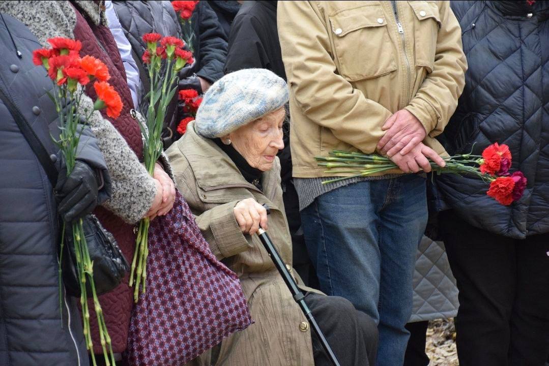 Без срока давности: в Волосовском районе предали земле останки 540 узников немецко-фашистского концлагеря «ДУЛАГ-102» Без срока давности: в Волосовском районе предали земле останки 540 узников немецко-фашистского концлагеря «ДУЛАГ-102»