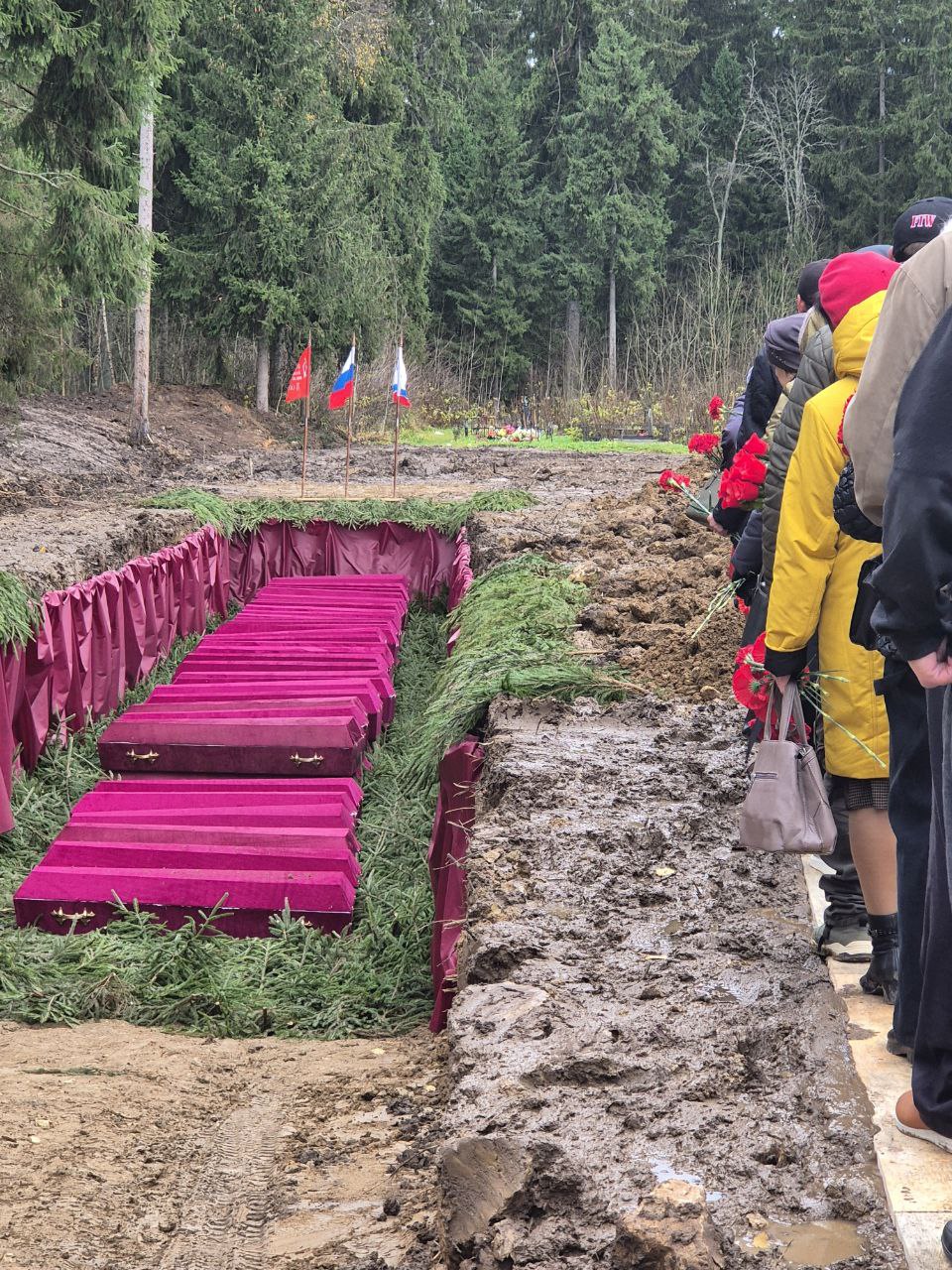 Председатель территориальной избирательной комиссии Волосовского муниципального района Марианна Понамаренко приняла участие в торжественно-траурной церемонии перезахоронения останков погибших при защите Отечества советских... Председатель территориальной избирательной комиссии Волосовского муниципального района Марианна Понамаренко приняла участие в торжественно-траурной церемонии перезахоронения останков погибших при защите Отечества советских...