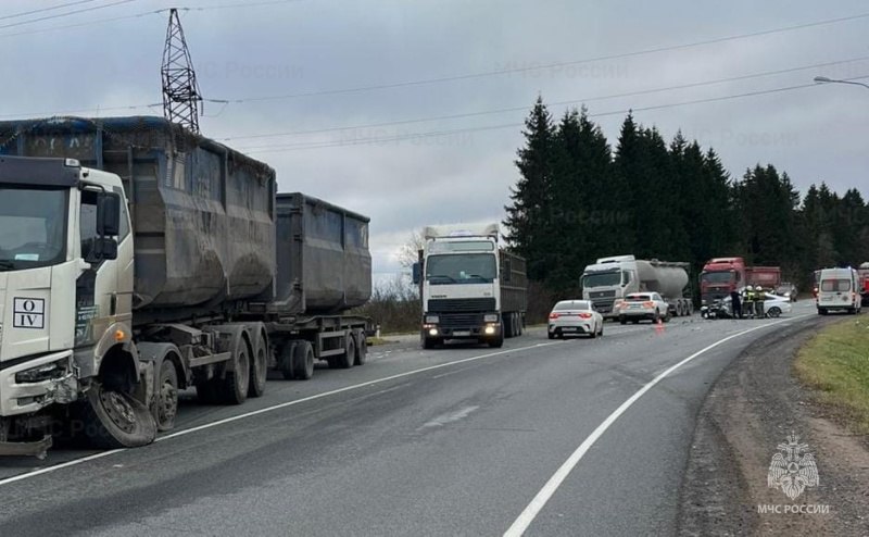За прошедшие сутки подразделения территориального пожарно-спасательного гарнизона Ленинградской области реагировали на 10 оперативных событий: За прошедшие сутки подразделения территориального пожарно-спасательного гарнизона Ленинградской области реагировали на 10 оперативных событий: