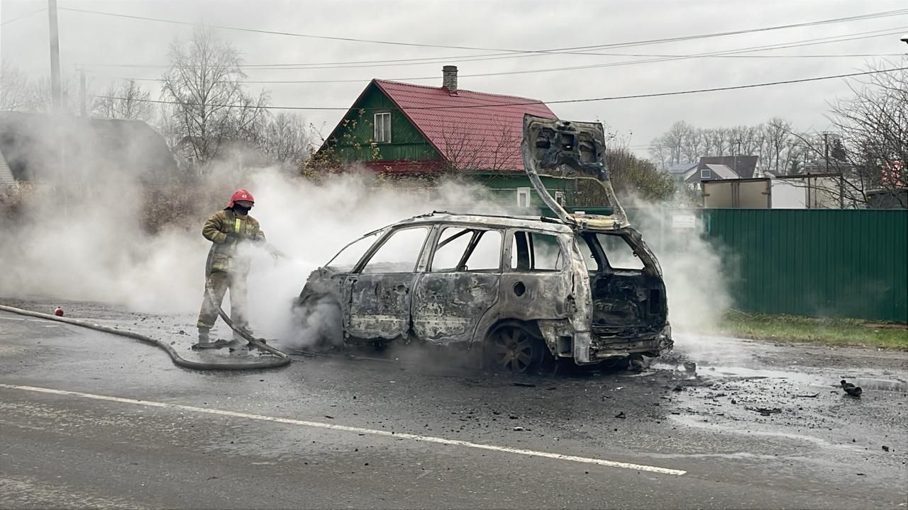 За прошедшие сутки подразделения территориального пожарно-спасательного гарнизона Ленинградской области реагировали на 12 оперативных событий: