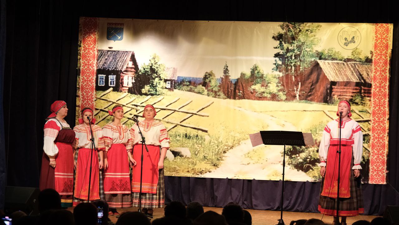 Жёлтый и зелёный— главные цвета вепсского рукоделия Жёлтый и зелёный— главные цвета вепсского рукоделия