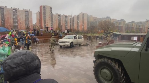 Бойцы спецназа успешно спасли «заложников» и провели антитеррористическую операцию — в Кудрово устроили показательные выступления