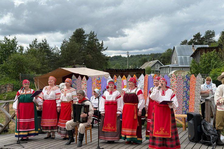 В День народного единства Президент России Владимир Путин подписал указы об установлении Дня коренных малочисленных народов РФ и Дня языков народов РФ. Эти дни будут отмечаться 30 апреля и 8 сентября соответственно В День народного единства Президент России Владимир Путин подписал указы об установлении Дня коренных малочисленных народов РФ и Дня языков народов РФ. Эти дни будут отмечаться 30 апреля и 8 сентября соответственно