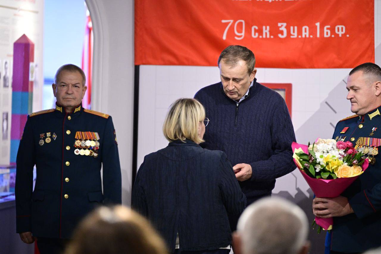 Герои нашей земли. Сегодня в Выборге, в зале воинской славы, губернатор Александр Дрозденко посмертно вручил государственные награды шестерым защитникам Отечества