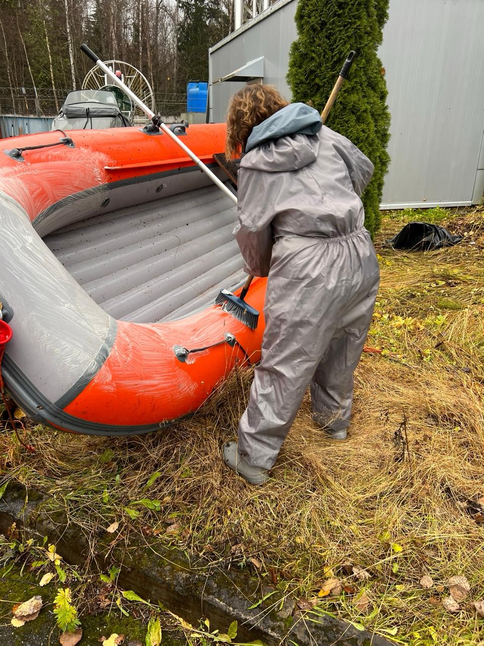 В Центре изучения и сохранения морских млекопитающих в Репино прошел субботник В Центре изучения и сохранения морских млекопитающих в Репино прошел субботник