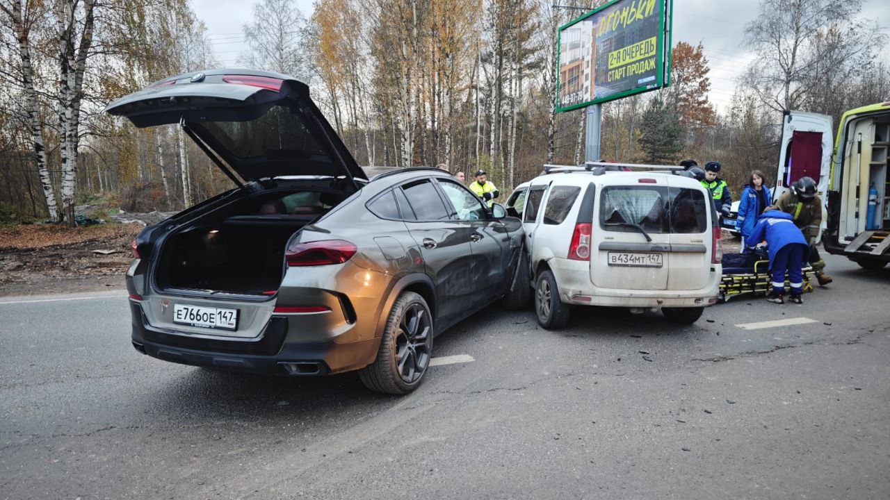 За прошедшие сутки подразделения территориального пожарно-спасательного гарнизона Ленинградской области реагировали на 12 оперативных событий: За прошедшие сутки подразделения территориального пожарно-спасательного гарнизона Ленинградской области реагировали на 12 оперативных событий: