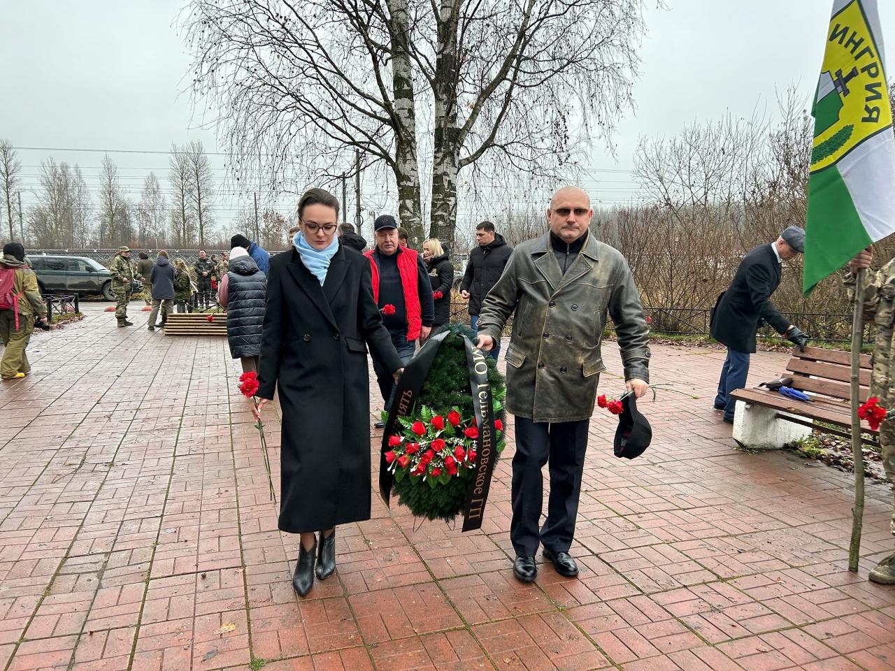 Останки воинов Красной Армии предали земле у мемориала «Ижорский таран» Останки воинов Красной Армии предали земле у мемориала «Ижорский таран»