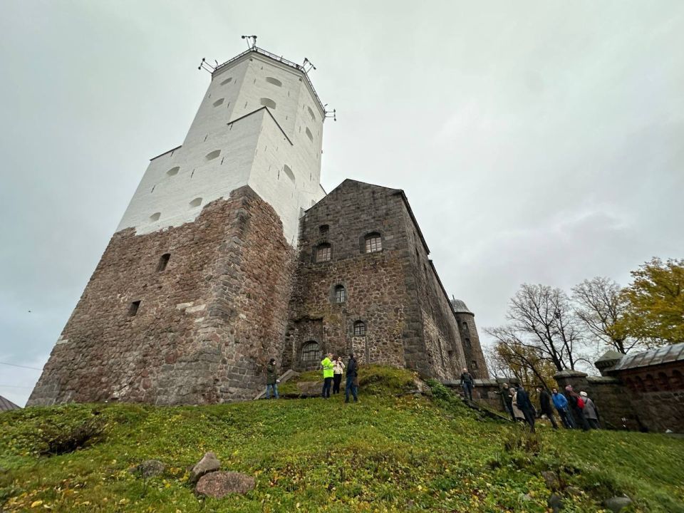 Представители комитета по сохранению культурного наследия, музеев и другие эксперты проверили ход восстановительных работ на ключевых объектах Выборга: Представители комитета по сохранению культурного наследия, музеев и другие эксперты проверили ход восстановительных работ на ключевых объектах Выборга: