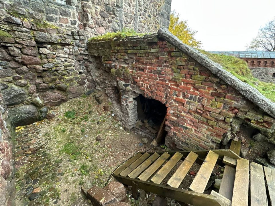 Представители комитета по сохранению культурного наследия, музеев и другие эксперты проверили ход восстановительных работ на ключевых объектах Выборга: Представители комитета по сохранению культурного наследия, музеев и другие эксперты проверили ход восстановительных работ на ключевых объектах Выборга: