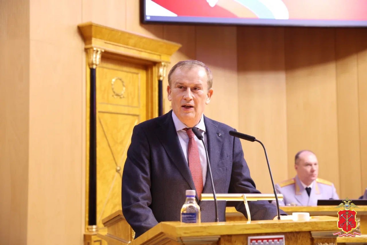 В преддверии профессионального праздника полицейские Ленинградской области приняли участие в торжественном собрании в Правительстве региона В преддверии профессионального праздника полицейские Ленинградской области приняли участие в торжественном собрании в Правительстве региона