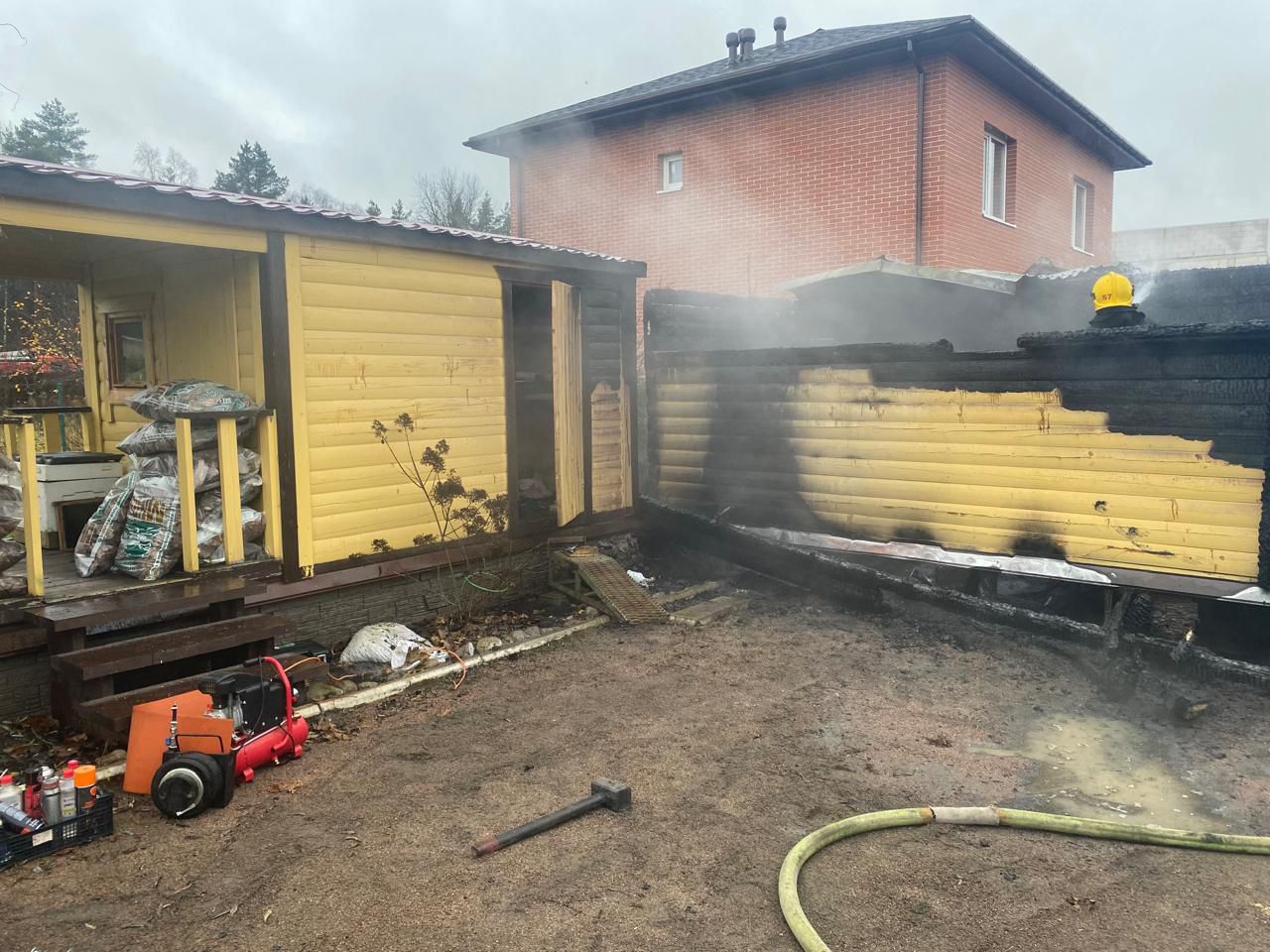 За прошедшие сутки подразделения территориального пожарно-спасательного гарнизона Ленинградской области реагировали на 9 оперативных событий: За прошедшие сутки подразделения территориального пожарно-спасательного гарнизона Ленинградской области реагировали на 9 оперативных событий: