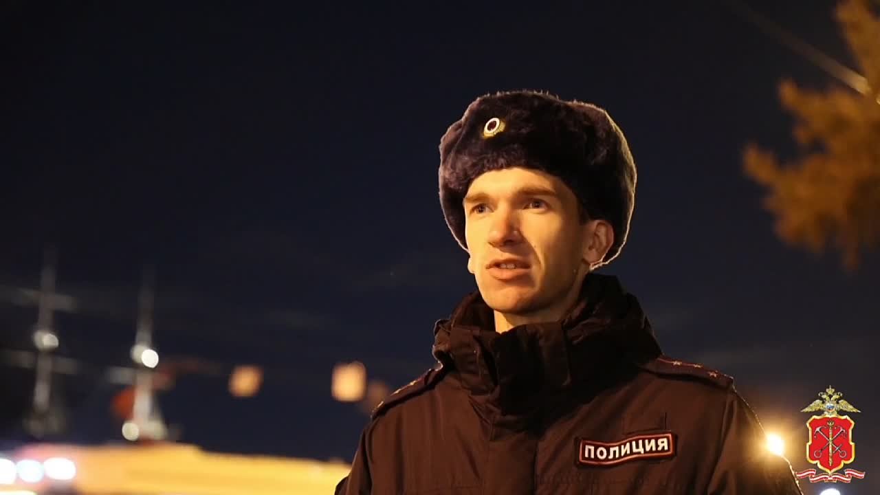Комментарий: Старший инспектор 3-его отдела УОООПиВОИВ ГУ МВД России по Санкт-Петербургу и Ленинградской области, капитан полиции Максим Смирнов