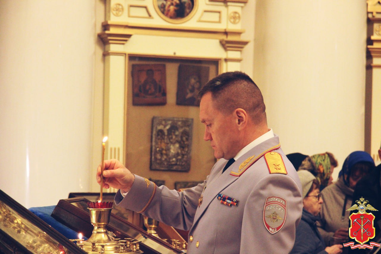 В храме Иконы Божией Матери «Всех скорбящих Радость» отслужена панихида по полицейским, погибшим при исполнении служебных обязанностей В храме Иконы Божией Матери «Всех скорбящих Радость» отслужена панихида по полицейским, погибшим при исполнении служебных обязанностей