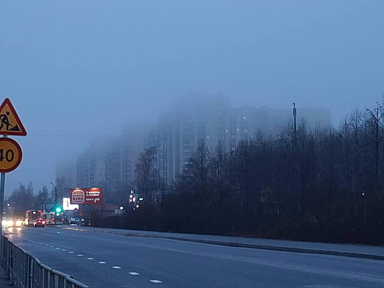 Пятничный туман укрыл Ленинградскую область Пятничный туман укрыл Ленинградскую область