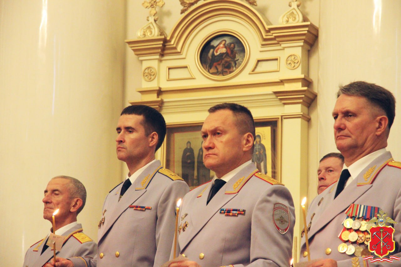 В храме Иконы Божией Матери «Всех скорбящих Радость» отслужена панихида по полицейским, погибшим при исполнении служебных обязанностей В храме Иконы Божией Матери «Всех скорбящих Радость» отслужена панихида по полицейским, погибшим при исполнении служебных обязанностей