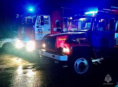 В Выборге пожарные спасли четырёх человек из горящей квартиры