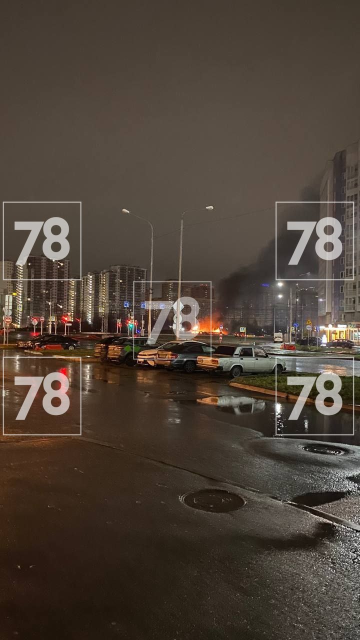 В Мурино горело здание автосервиса на общей площади 160 «квадратов» В Мурино горело здание автосервиса на общей площади 160 «квадратов»