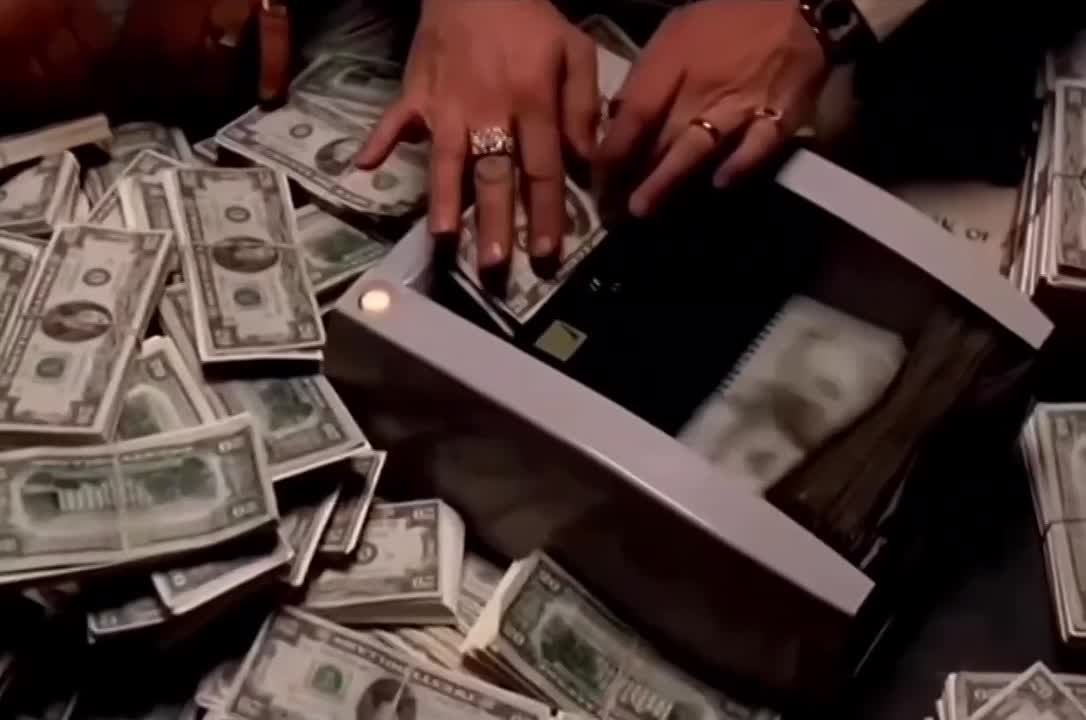 Мошенники атакуют перед праздниками под предлогом выплаты 13-й зарплаты!