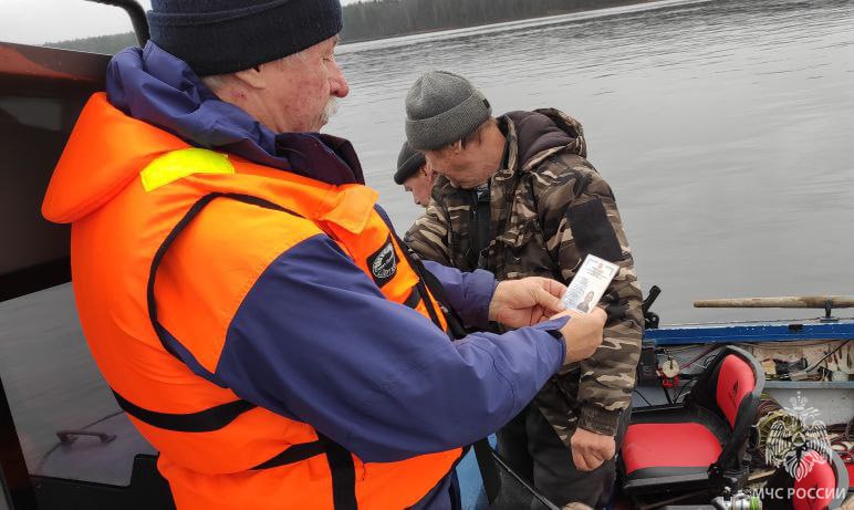ПАТРУЛИРОВАНИЕ ВОДОЕМОВ: ОСЕННЯЯ БЕЗОПАСНОСТЬ ПАТРУЛИРОВАНИЕ ВОДОЕМОВ: ОСЕННЯЯ БЕЗОПАСНОСТЬ