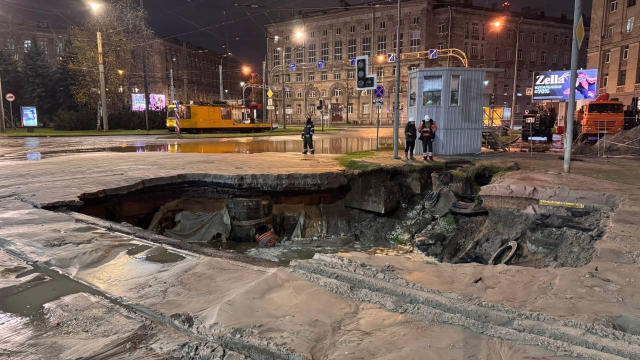 Прокуратура Выборгского района г. Санкт-Петербурга организовала проверку в связи с технологическим нарушением водопроводной сети на проспекте Энгельса