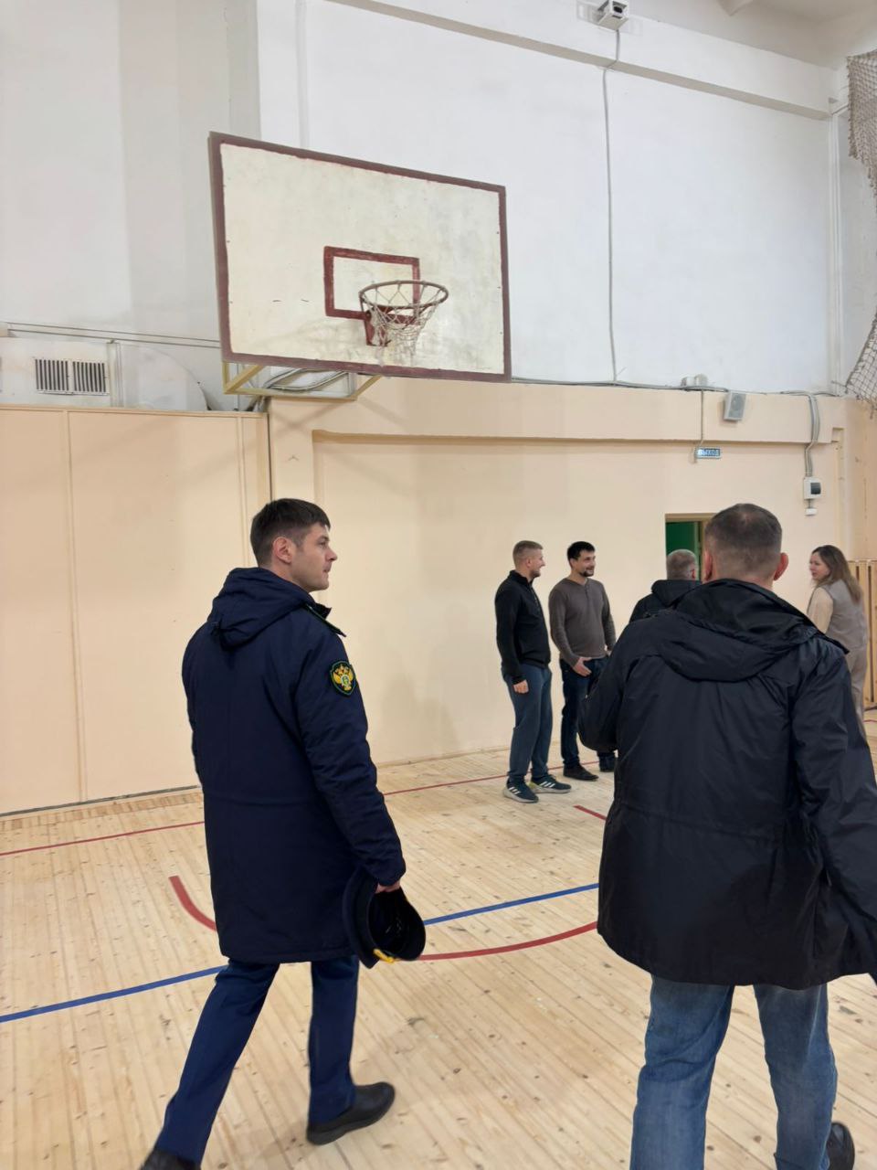 Прокурор Ломоносовского района Сергей Филичев осуществил выезд в МОУ «Лебяженский образовательный центр» с целью контроля фактического устранения нарушений, допущенных при проведении капитального ремонта кровли Прокурор Ломоносовского района Сергей Филичев осуществил выезд в МОУ «Лебяженский образовательный центр» с целью контроля фактического устранения нарушений, допущенных при проведении капитального ремонта кровли