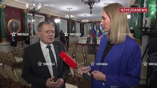 Первая АЭС в Казахстане будет "младшим братом" ленинградской станции, сказал Лихачев корреспонденту "Звезды" Россине Бодровой