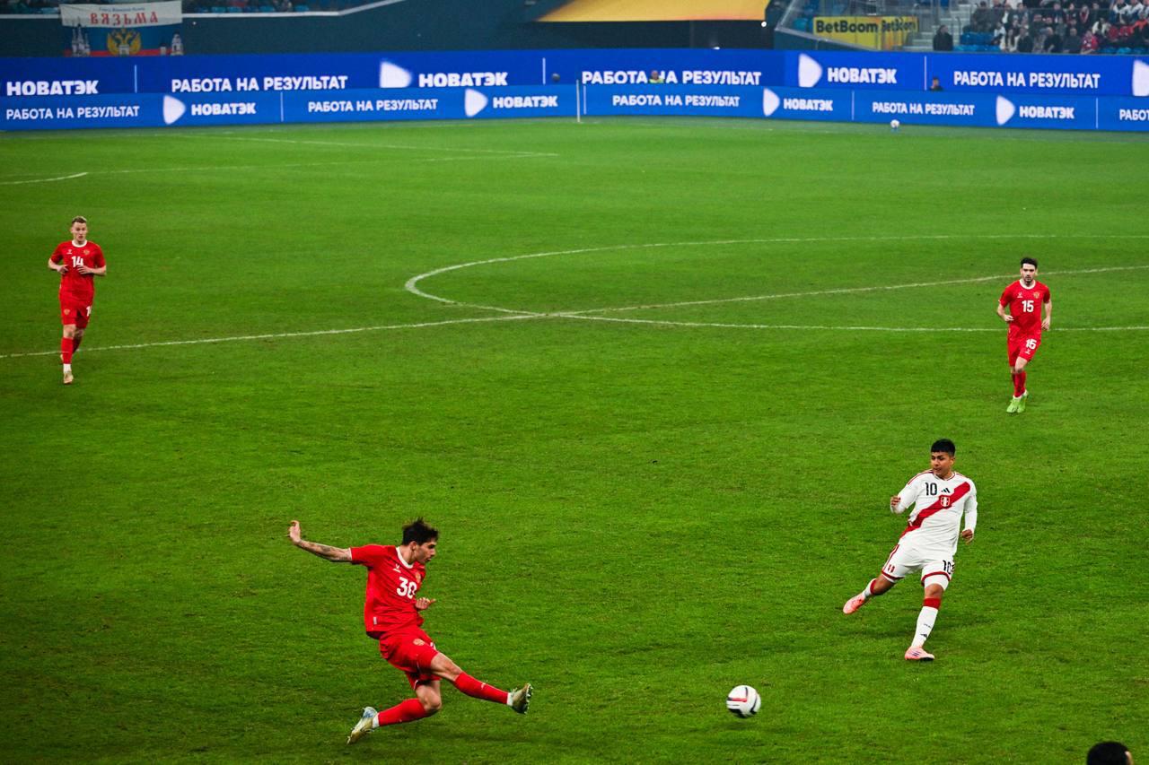 Александр Дрозденко и Александр Дюков договорились о развитии футбола в Ленобласти Александр Дрозденко и Александр Дюков договорились о развитии футбола в Ленобласти