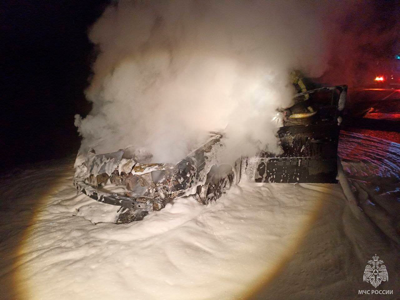 В Тихвинском районе ликвидировано возгорание легкового автомобиля В Тихвинском районе ликвидировано возгорание легкового автомобиля