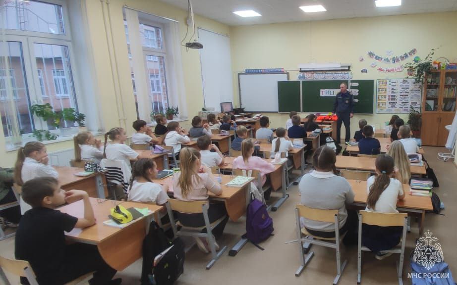 УРОКИ БЕЗОПАСНОСТИ: ПРОФИЛАКТИЧЕСКАЯ РАБОТА С ШКОЛЬНИКАМИ