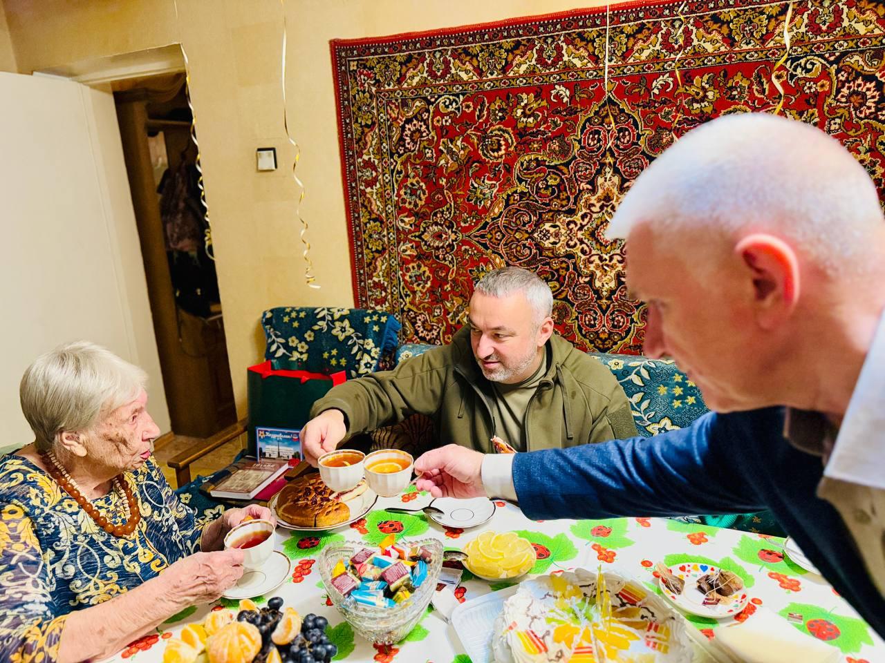 Валентина Волоцкая из Тихвина отметила столетний юбилей Валентина Волоцкая из Тихвина отметила столетний юбилей