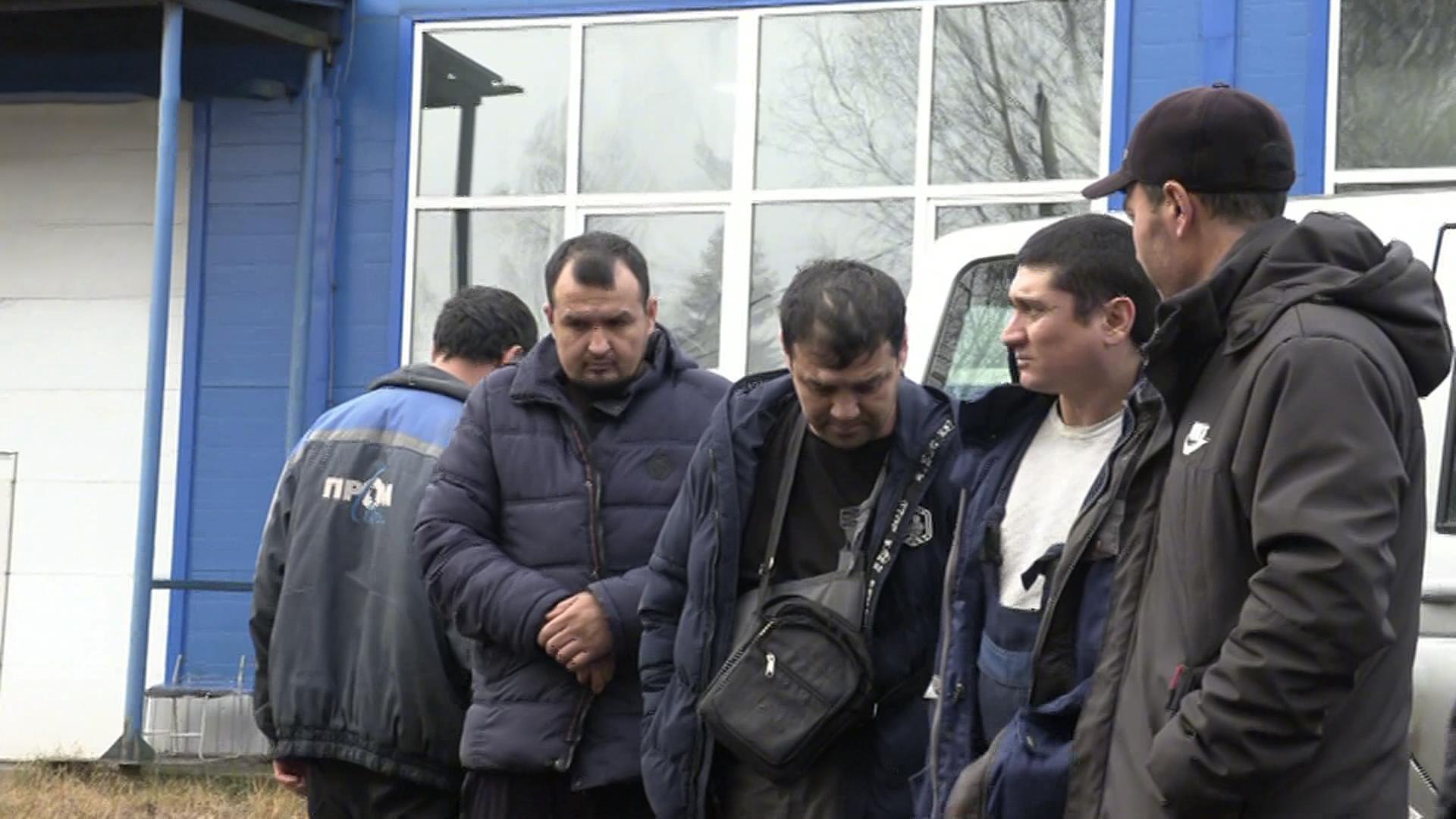 Силовики провели масштабный рейд в поселке имени Морозова Ленинградской области