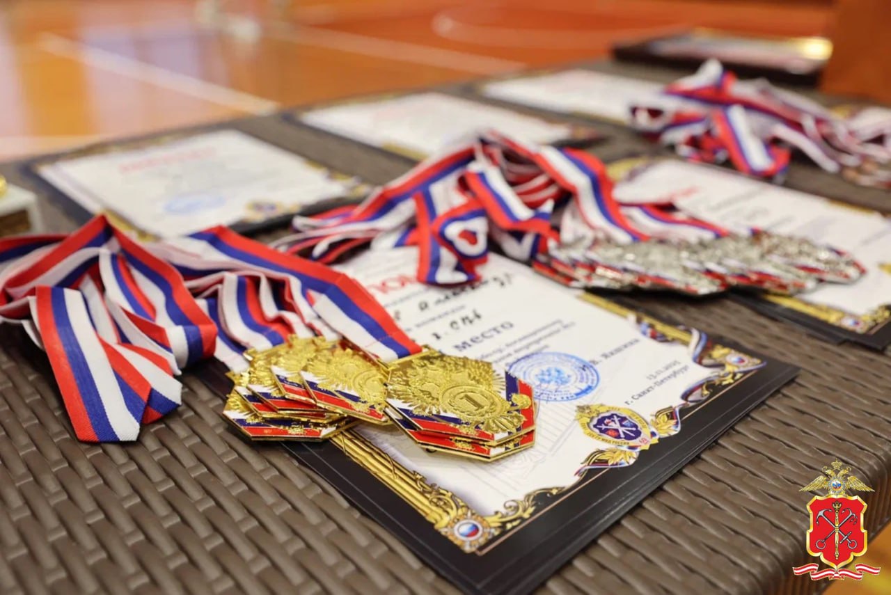 Следователи ГУ МВД России провели турнир по волейболу, посвященный Дню сотрудника органов внутренних дел Российской Федерации Следователи ГУ МВД России провели турнир по волейболу, посвященный Дню сотрудника органов внутренних дел Российской Федерации